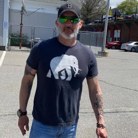 Profile Picture of Dana Atchue (@adcdefg) on Poshmark