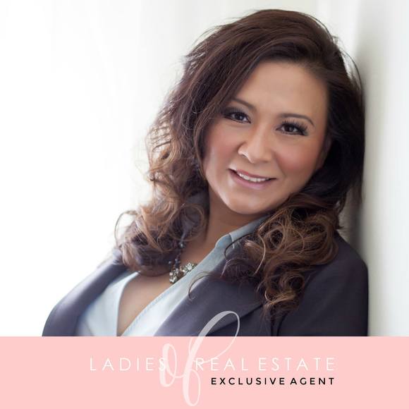 Profile Picture of Phi-van Cherry (@moncherrycards) on Poshmark