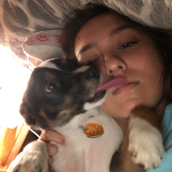 Profile Picture of Courtney Raymond (@courtneyray21) on Poshmark