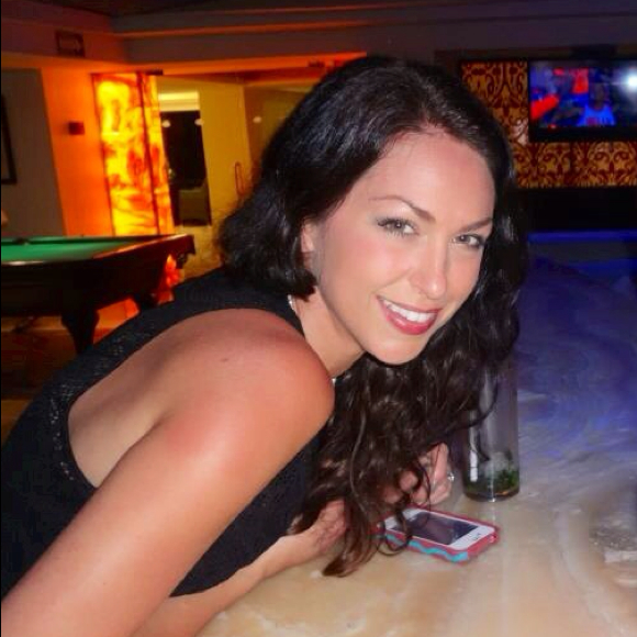 Profile Picture of Tiffany Halkitis (@tiffluxe) on Poshmark