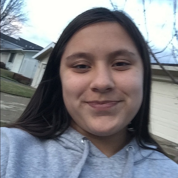 Profile Picture of Jennifer Urango (@jrurango) on Poshmark