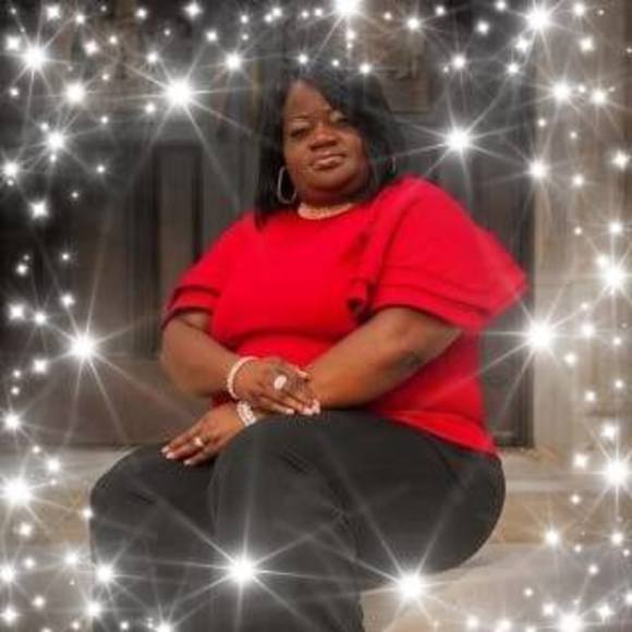 Profile Picture of Demeteria Adams kossie (@dkossie) on Poshmark