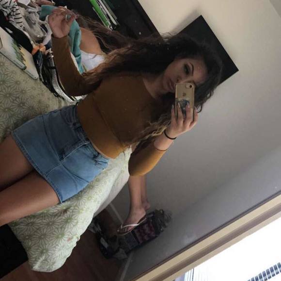 Profile Picture of Daniela Espiritu (@daniela_5058) on Poshmark