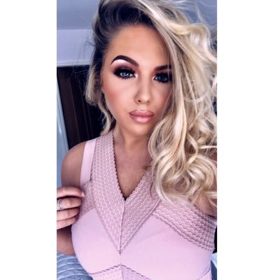 Profile Picture of Charlotte Stringer (@charlstring) on Twitter