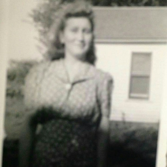 Profile Picture of Tina Crabtree (@crabtree1234) on Poshmark