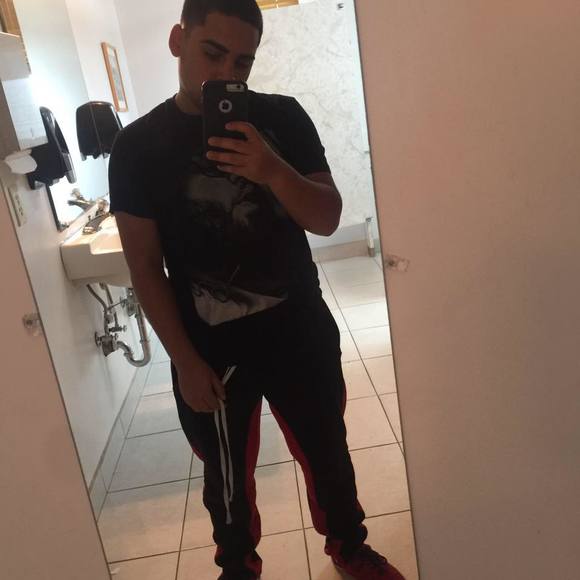 Profile Picture of Julio Delgado (@juliiiwitdatuli) on Poshmark