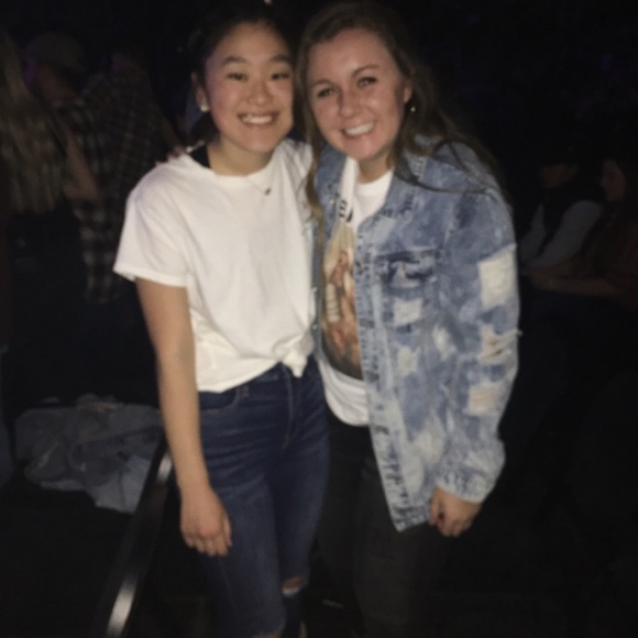 Profile Picture of Whitney Bicknase (@whitneybicknase) on Poshmark