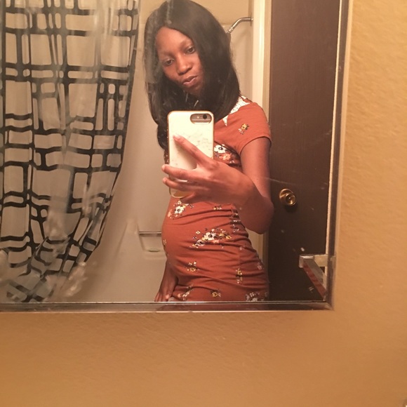 Profile Picture of Jasmine Pratt (@satterfield_21) on Poshmark