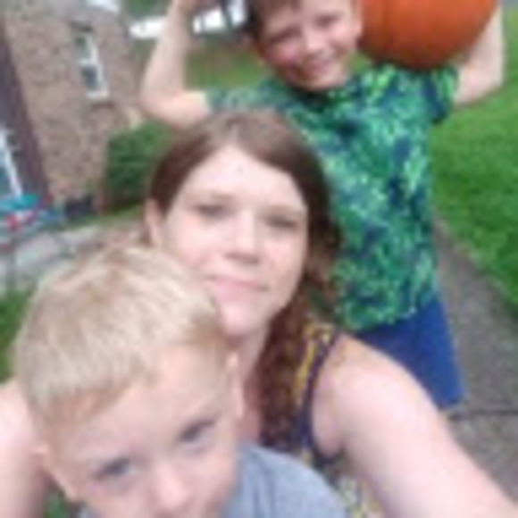 Profile Picture of Tonya Jolly (@tonyajolly) on Poshmark