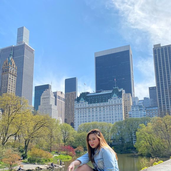 Profile Picture of Christine Hayag (@chixtineeey) on Poshmark