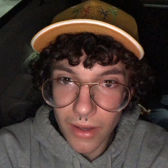 Profile Picture of Alex Jablonski (@alexjablonski03) on Poshmark