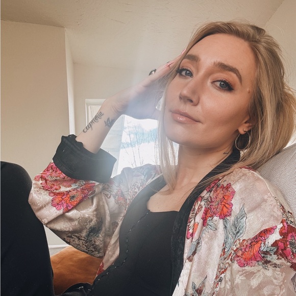 Profile Picture of Ivy Christopher (@ivy_christopher) on Poshmark