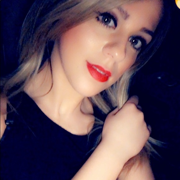 Profile Picture of Sumran Arap (@sumran2792) on Poshmark