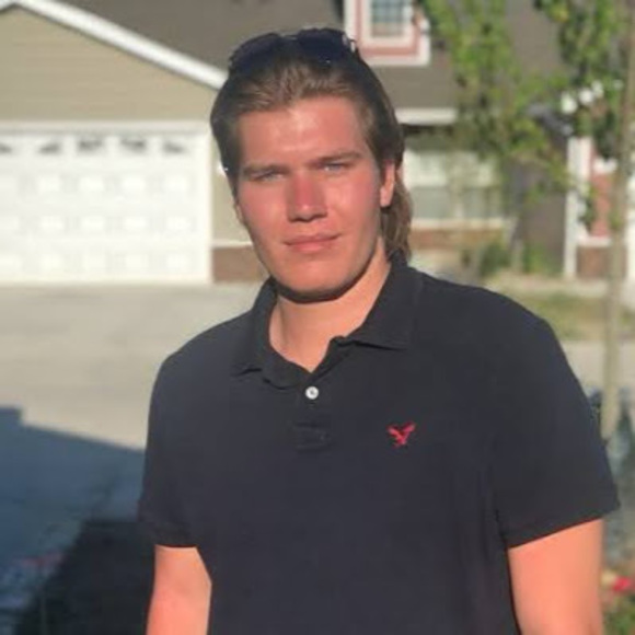 Profile Picture of Nolan Long (@nolan5836) on Poshmark