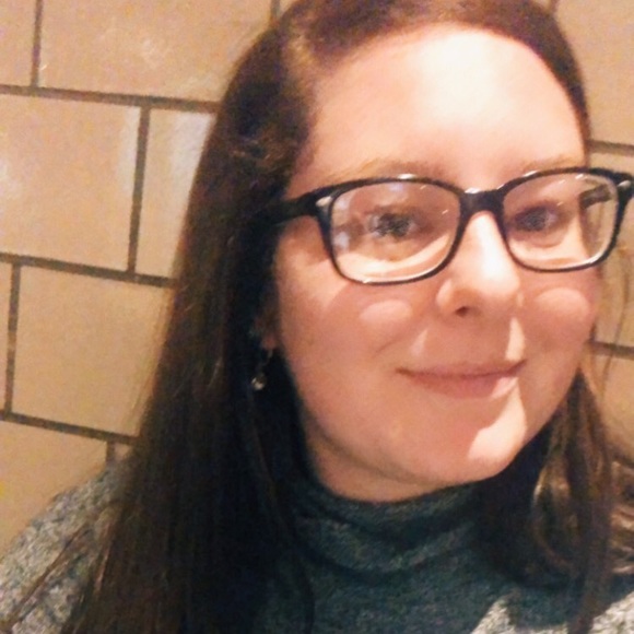 Profile Picture of Hannah Pfeifer (@hpfeifer13) on Poshmark