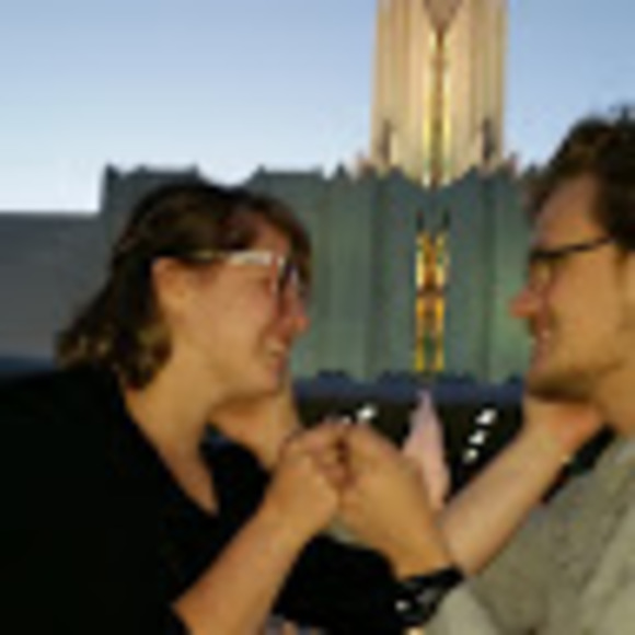 Profile Picture of Candice Oveson (@candiceoveson) on Poshmark