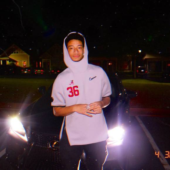 Profile Picture of Micah Worley (@micahworley10) on Poshmark