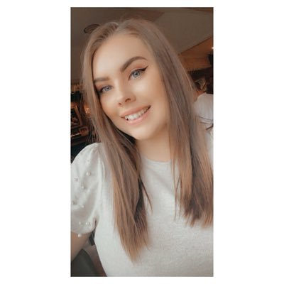 Profile Picture of Becky Hammond (@BeckyBeth97) on Twitter