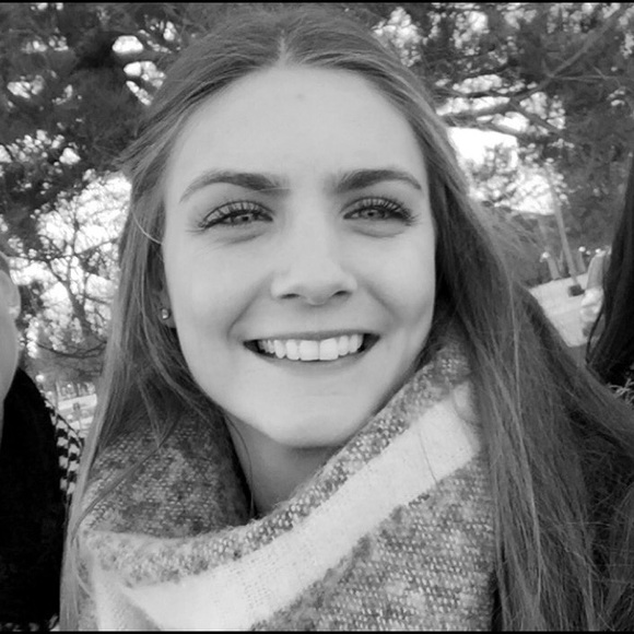 Profile Picture of Cassandra Tomerlin (@cltomerlin) on Poshmark