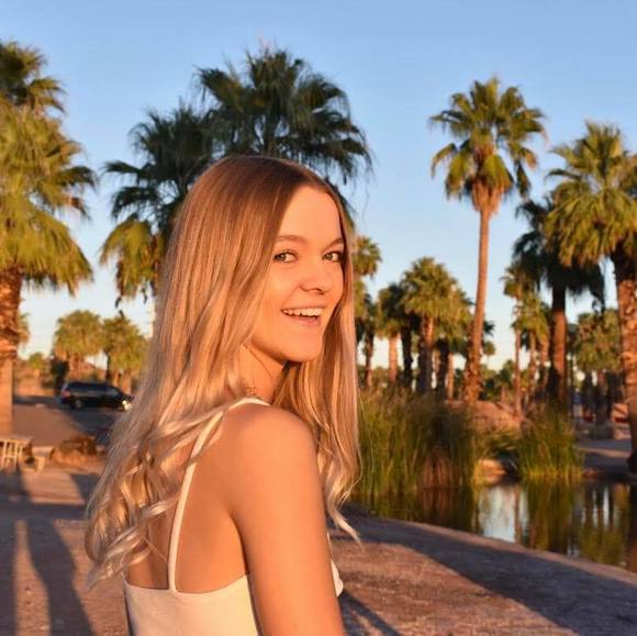 Profile Picture of Kelsey Piersol (@kelsey_piersol) on Poshmark