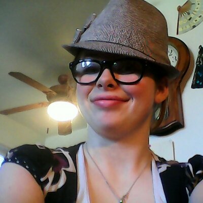 Profile Picture of Lillian Winters (@lillywinters15) on Twitter