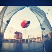 Profile Picture of Brad Black (@snowboardbackyard) on Youtube