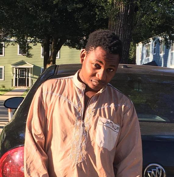 Profile Picture of James Peter (@mobaomari45) on Poshmark