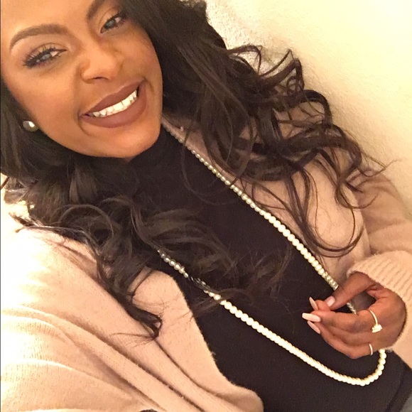 Profile Picture of Chantellia Norment (@chantellia92) on Poshmark