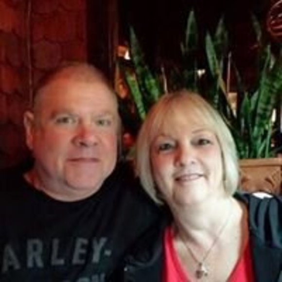 Profile Picture of Alice Hunt (@hunt4her) on Poshmark