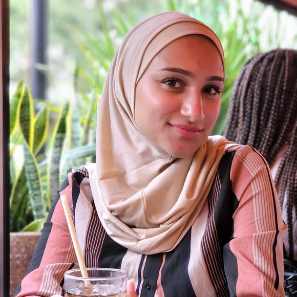 Profile Picture of Jeanette Alkhateeb (@jalkhateeb) on Poshmark