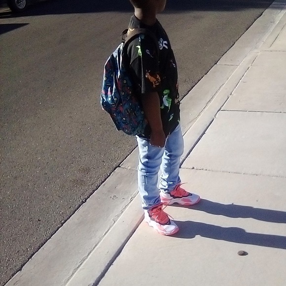 Profile Picture of Udell Griffin (@uizturnt) on Poshmark