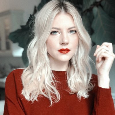 Profile Picture of 𝐐𝐮𝐞𝐞𝐧 𝐄𝐥𝐢𝐳𝐚𝐛𝐞𝐭𝐡 𝐈𝐈𝐈 (@AJoyfulWindsor) on Twitter