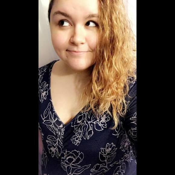 Profile Picture of Mackenzie Stratton (@kuzmacky) on Poshmark