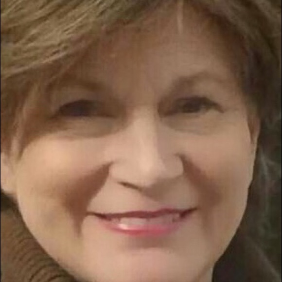 Profile Picture of Katherine Endacott (@kbendacott) on Poshmark