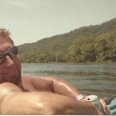 Profile Picture of Tony Lowry (@green24beret) on Twitter