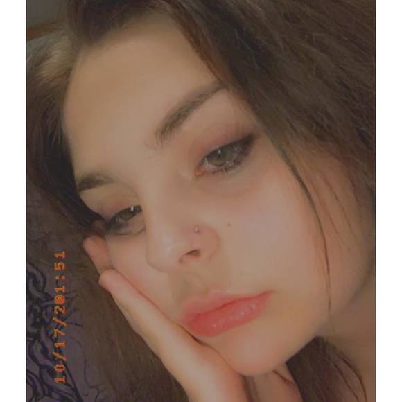 Profile Picture of Victoria Marks (@victoriamarks) on Poshmark