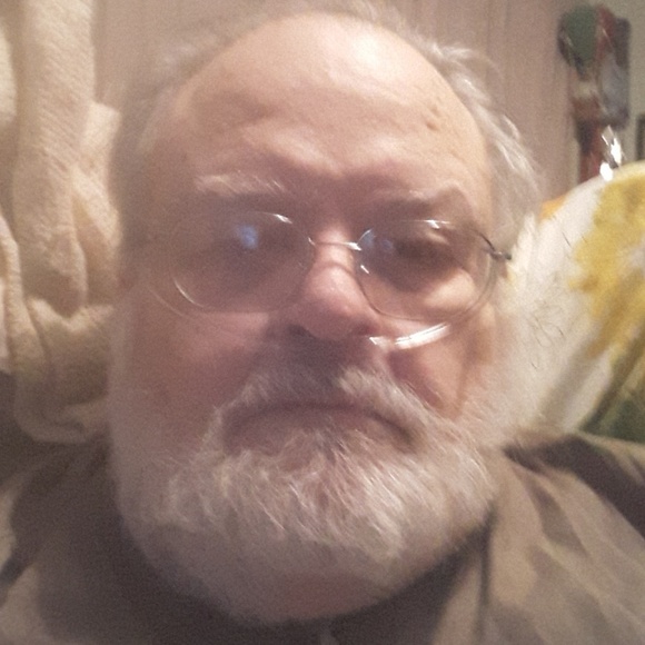 Profile Picture of James Wells (@sandcrab409) on Poshmark