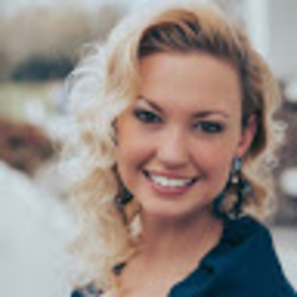 Profile Picture of Katherine Brewer (@katherinebre269) on Poshmark