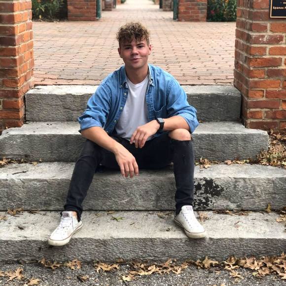 Profile Picture of Michael Bowling (@mlbowl1985) on Poshmark