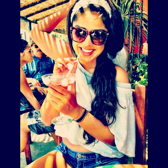 Profile Picture of Paola Alonso (@6paola) on Poshmark