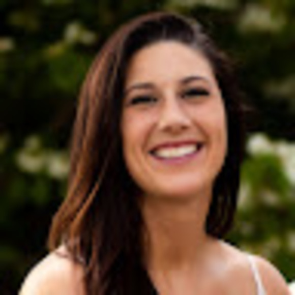 Profile Picture of Alyssa Robberstad (@aneiz) on Poshmark