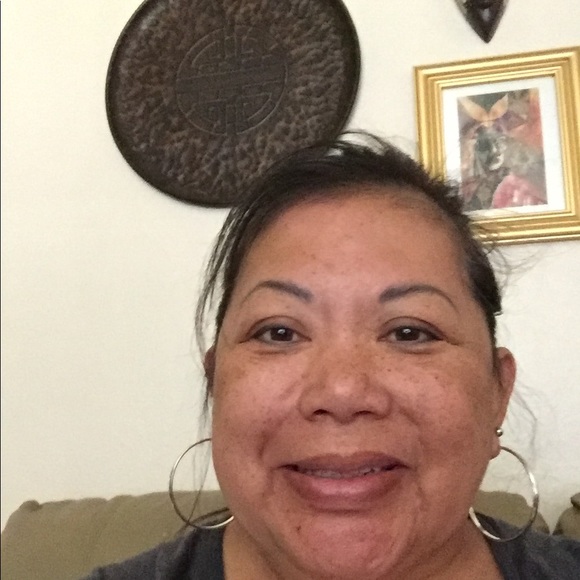 Profile Picture of Christina Lathan (@cclathan1) on Poshmark