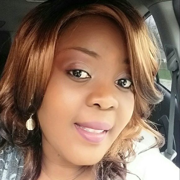 Profile Picture of Ruth Ruth (@elegance1712) on Poshmark
