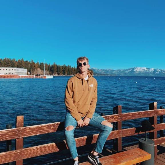 Profile Picture of Julien Evrard (@julienevrard) on Poshmark