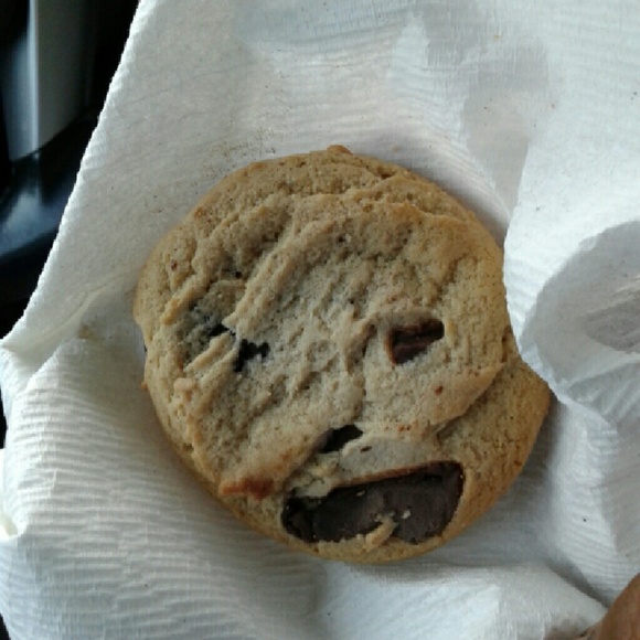 Profile Picture of Devonte Lewis (@8817_third_ave) on Poshmark