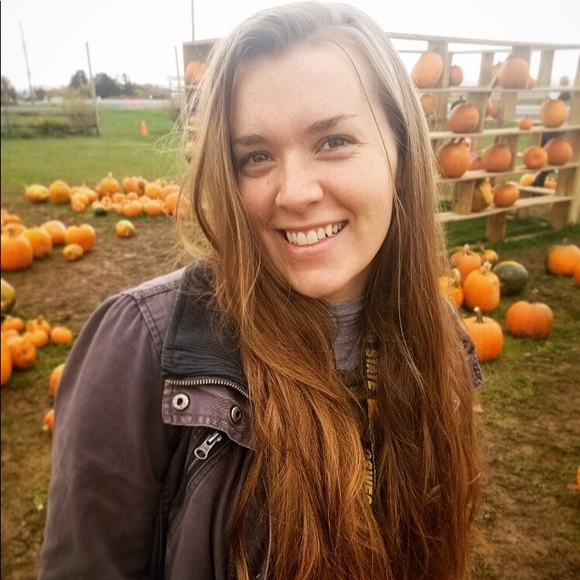 Profile Picture of Emily Gouger (@egouger) on Poshmark