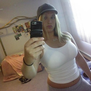 Profile Picture of Rachel Epstein (@rachybigbuttz) on Myspace