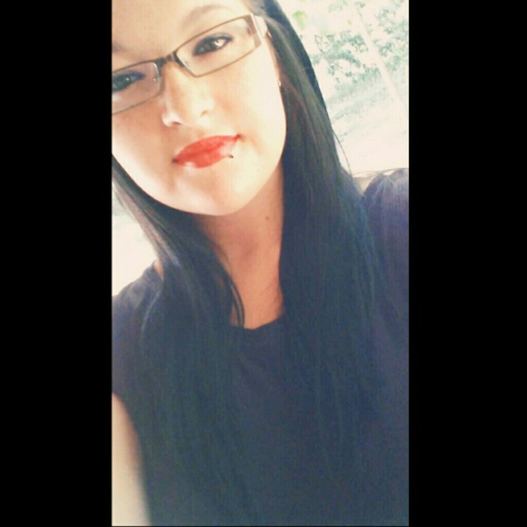 Profile Picture of Taylor Hemphill (@taylorhemphill) on Poshmark