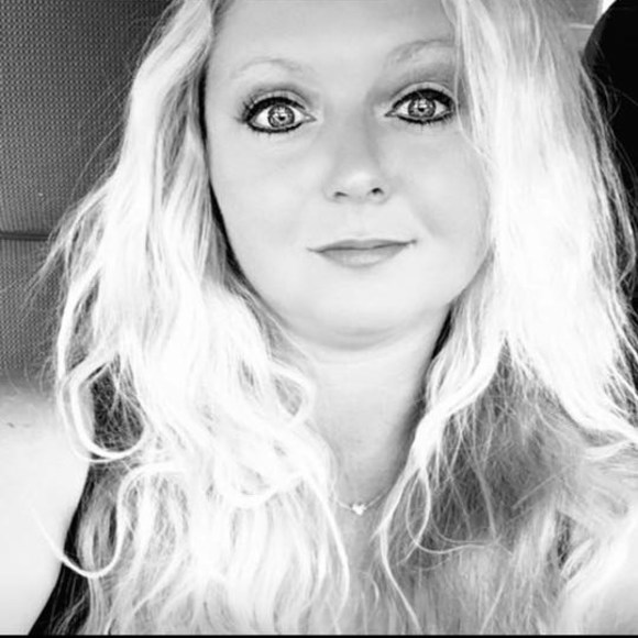 Profile Picture of Meghan Hitzfelder (@mhitzfelder) on Poshmark