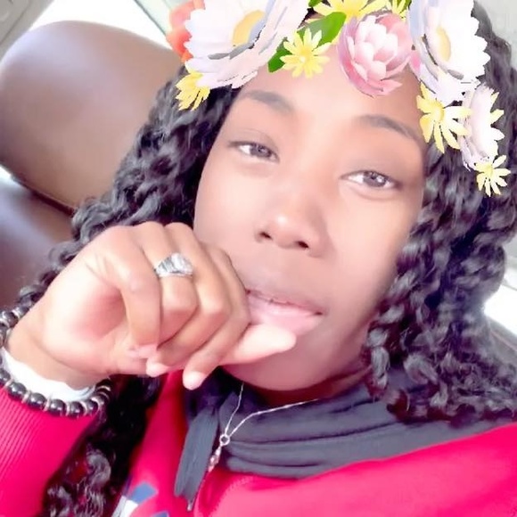 Profile Picture of Chalea Green (@chaleag) on Poshmark